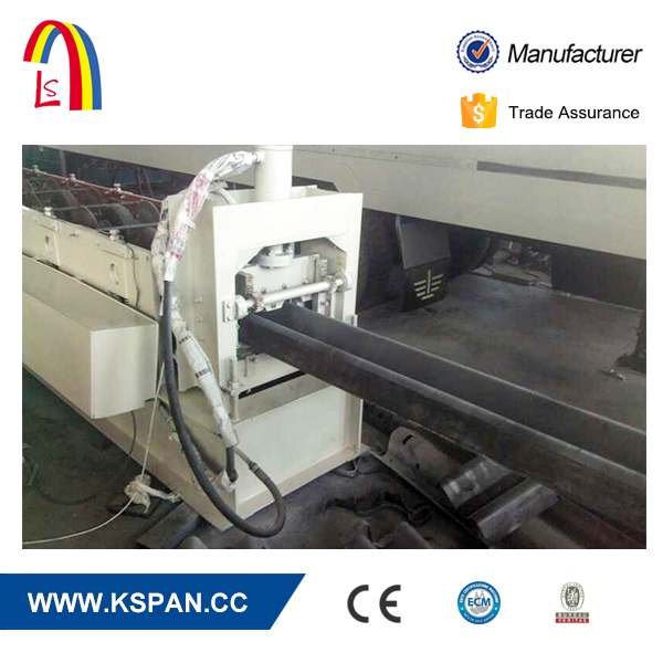 Highway guardrail forming machine